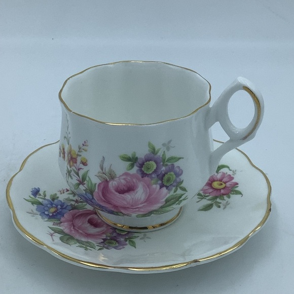 Royal Dover English Bone China Floral Bouquet Teacup and Saucer - Picture 1 of 11